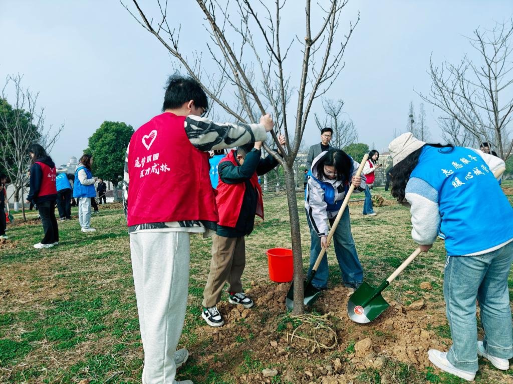 点亮星灯，与爱同行——武汉城市职业学院学前教育学院特殊教育专业242班2026年春季融合教育志愿服务